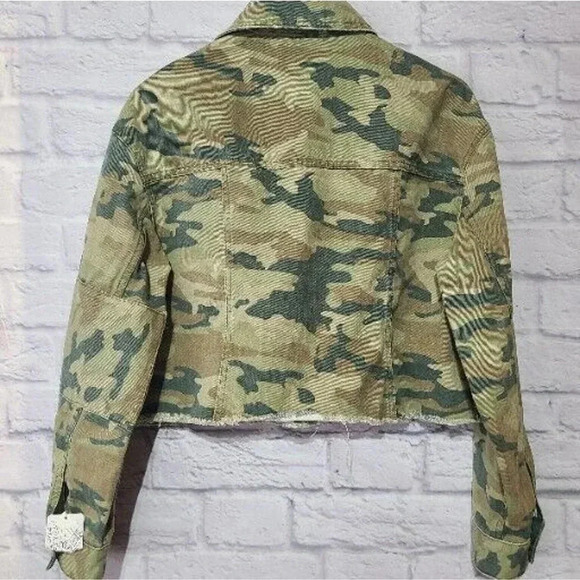 Free People Camouflage Denim Jean Jacket Women’s XS Green Brown Cropped Boxy New - Picture 2 of 5